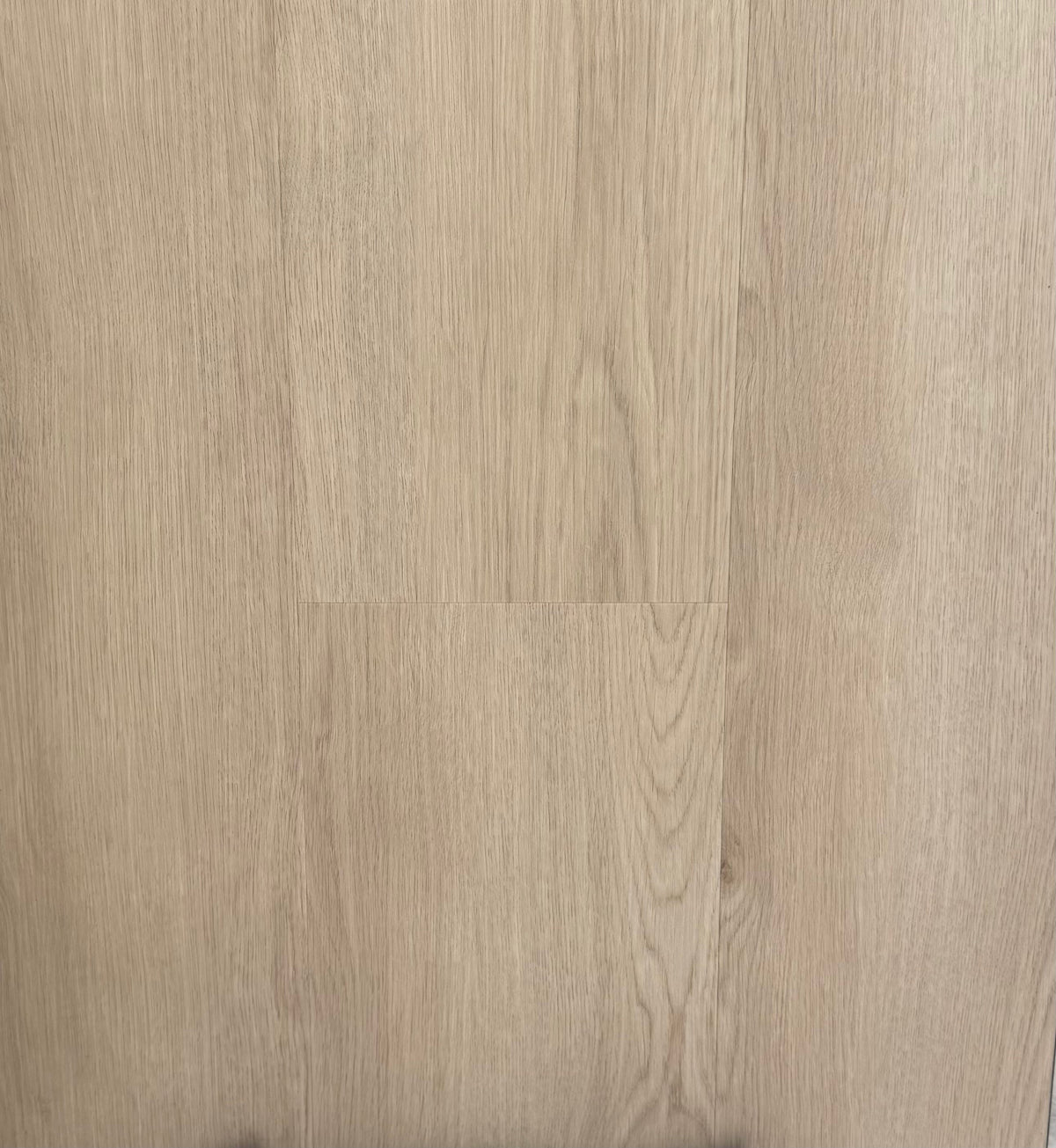 McCall Oak Hybrid Flooring 7mm clean product image