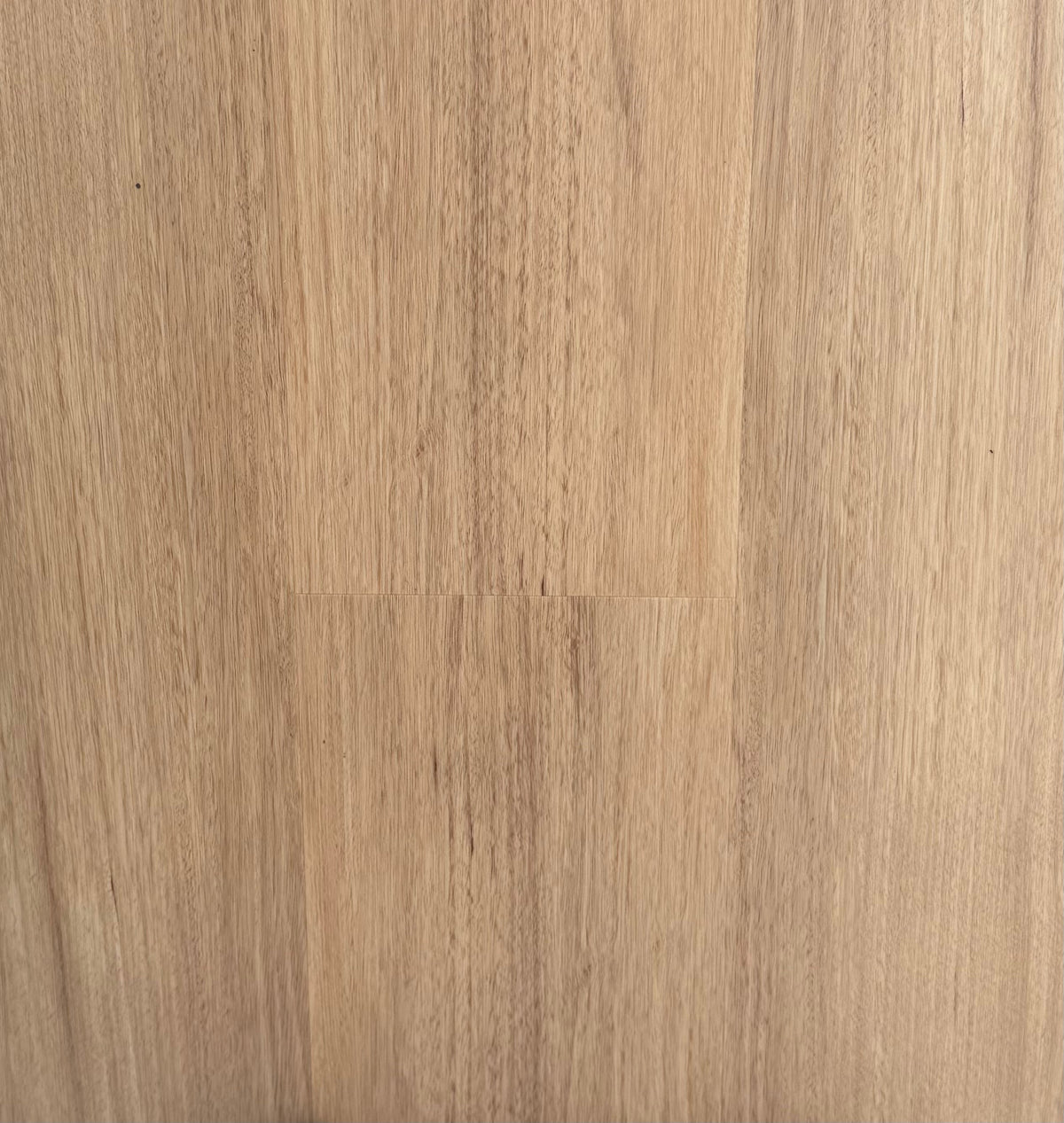 Blackbutt Hybrid Flooring 7mm clean product image