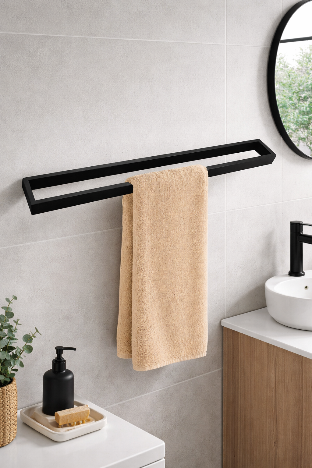 Modern Matte Black Square Single Towel Rail 600mm | SS304 Bathroom